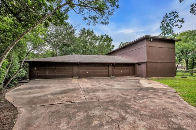 11427 Glenora Drive, Houston, TX 77065