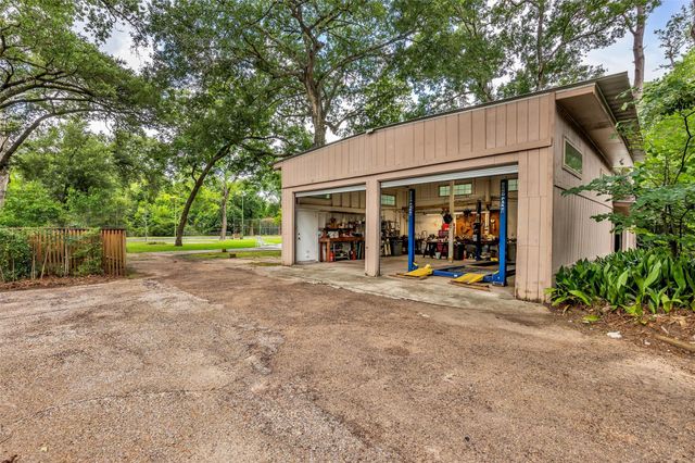 11427 Glenora Drive, Houston, TX 77065