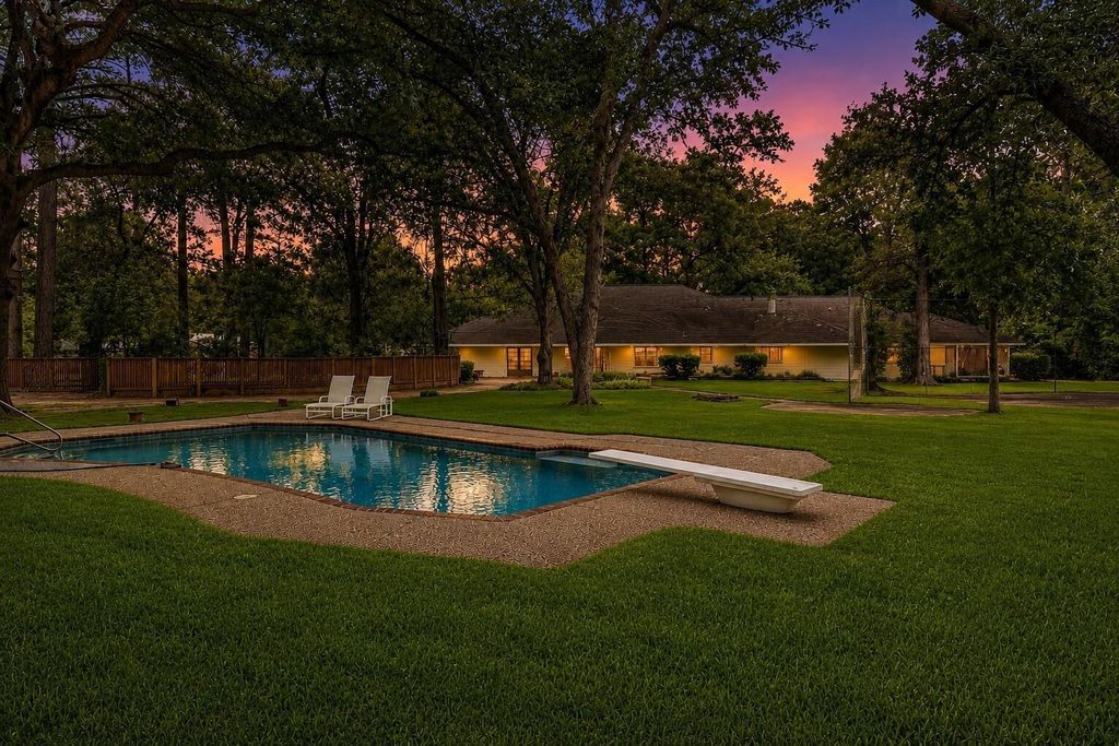 11427 Glenora Drive, Houston, TX 77065