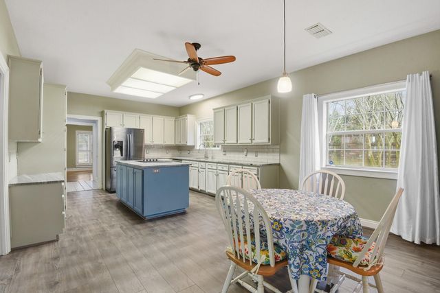 2210 Sunrise Oaks Drive, Orange, TX 77630