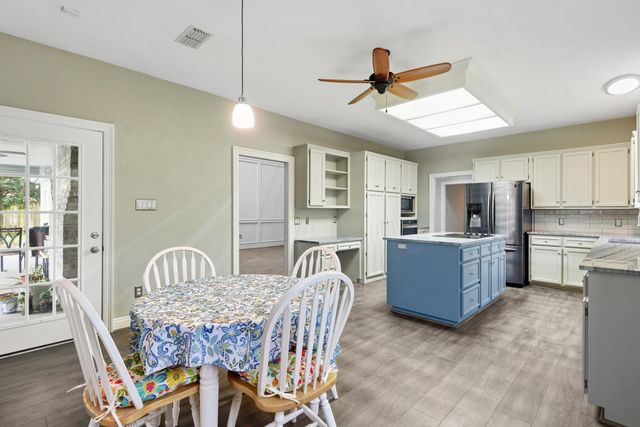 2210 Sunrise Oaks Drive, Orange, TX 77630