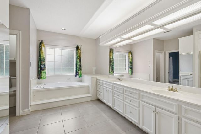 2210 Sunrise Oaks Drive, Orange, TX 77630