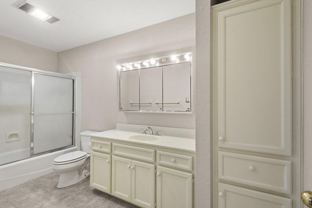 2210 Sunrise Oaks Drive, Orange, TX 77630