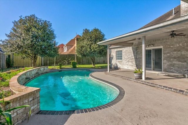 2210 Sunrise Oaks Drive, Orange, TX 77630