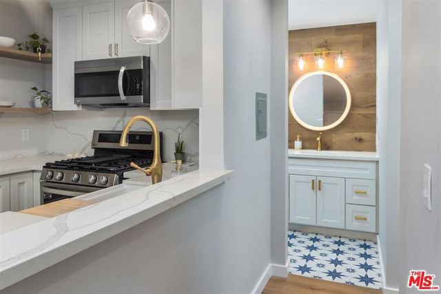 9005 Cynthia Street 214, West Hollywood, CA 90069