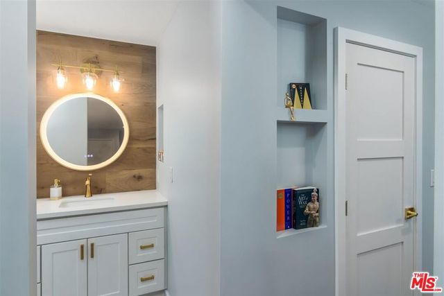 9005 Cynthia Street 214, West Hollywood, CA 90069