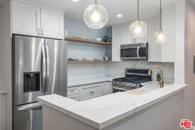 9005 Cynthia Street 214, West Hollywood, CA 90069