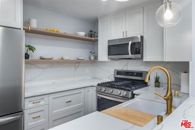 9005 Cynthia Street 214, West Hollywood, CA 90069