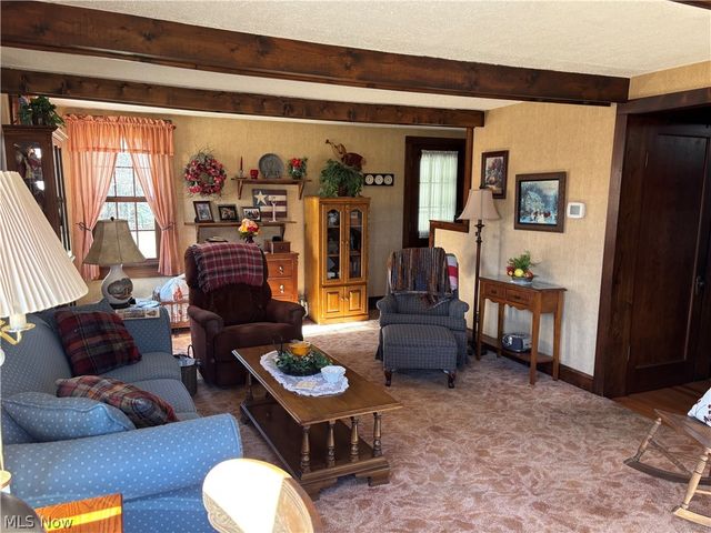 837 Walls Lake Drive NE, Vienna, OH 44473