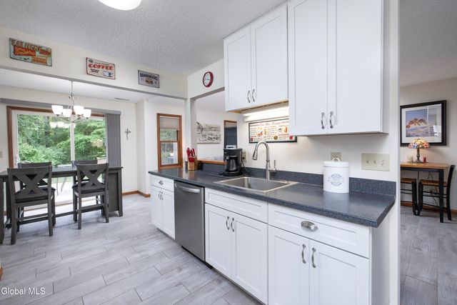 4 North Court, Queensbury, NY 12804