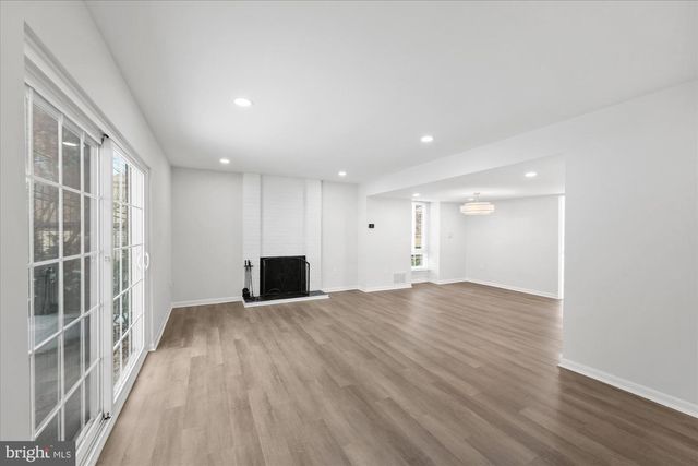 9226 THREE OAKS DR, Silver Spring, MD 20901