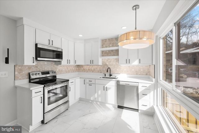 9226 THREE OAKS DR, Silver Spring, MD 20901