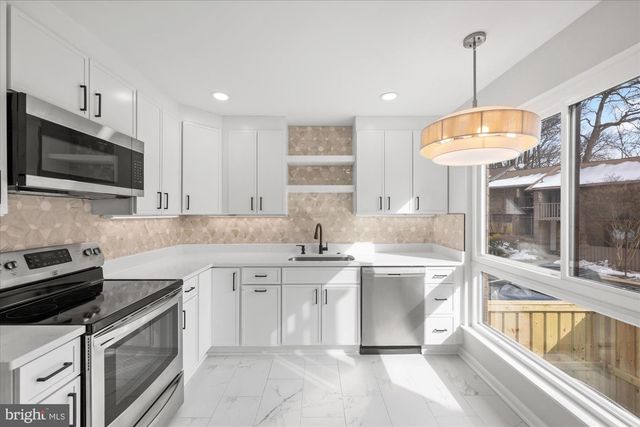 9226 THREE OAKS DR, Silver Spring, MD 20901