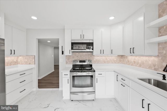 9226 THREE OAKS DR, Silver Spring, MD 20901