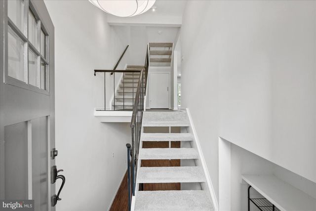 9226 THREE OAKS DR, Silver Spring, MD 20901