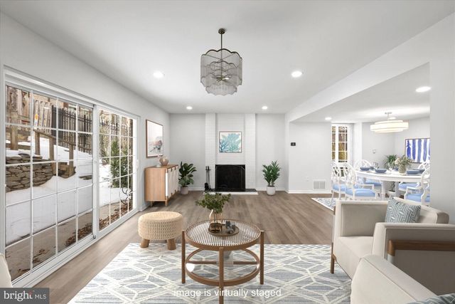 9226 THREE OAKS DR, Silver Spring, MD 20901