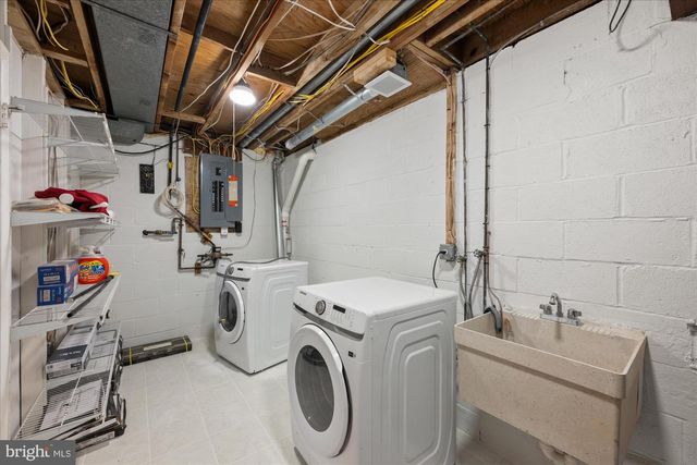 9226 THREE OAKS DR, Silver Spring, MD 20901