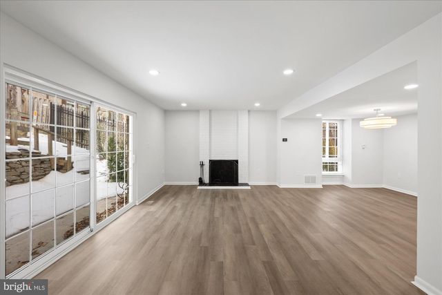 9226 THREE OAKS DR, Silver Spring, MD 20901