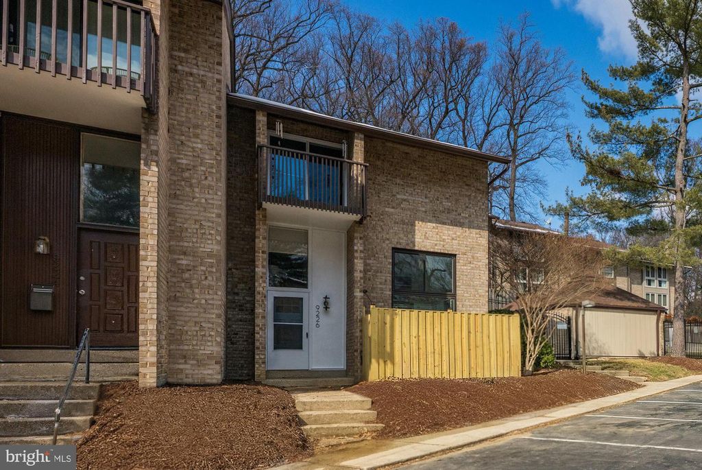 9226 THREE OAKS DR, Silver Spring, MD 20901