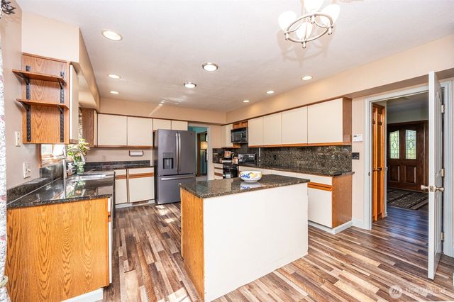 36721 6th Avenue SW, Federal Way, WA 98023
