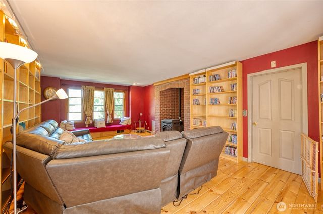 36721 6th Avenue SW, Federal Way, WA 98023