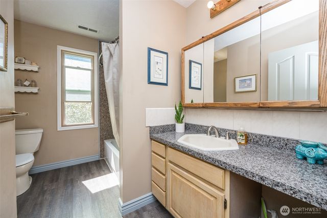 36721 6th Avenue SW, Federal Way, WA 98023