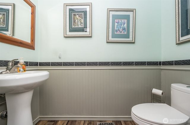 36721 6th Avenue SW, Federal Way, WA 98023
