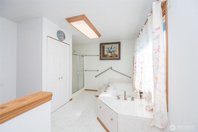 36721 6th Avenue SW, Federal Way, WA 98023