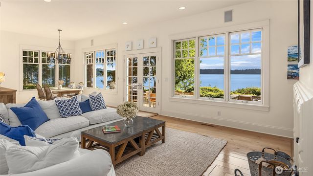 13401 Manzanita Road NE, Bainbridge Island, WA 98110