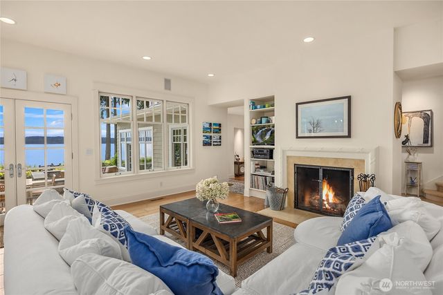 13401 Manzanita Road NE, Bainbridge Island, WA 98110