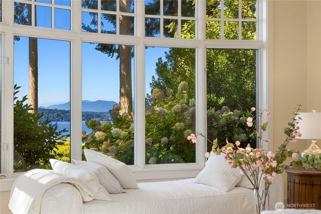 13401 Manzanita Road NE, Bainbridge Island, WA 98110