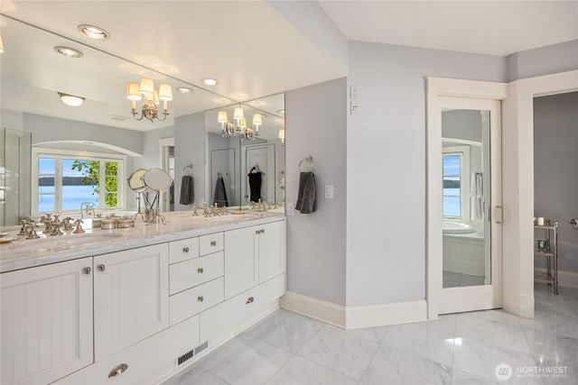 13401 Manzanita Road NE, Bainbridge Island, WA 98110