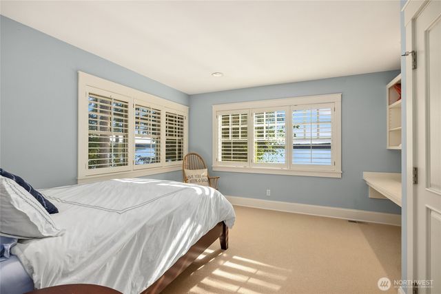 13401 Manzanita Road NE, Bainbridge Island, WA 98110