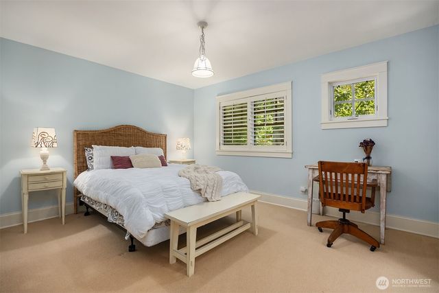 13401 Manzanita Road NE, Bainbridge Island, WA 98110