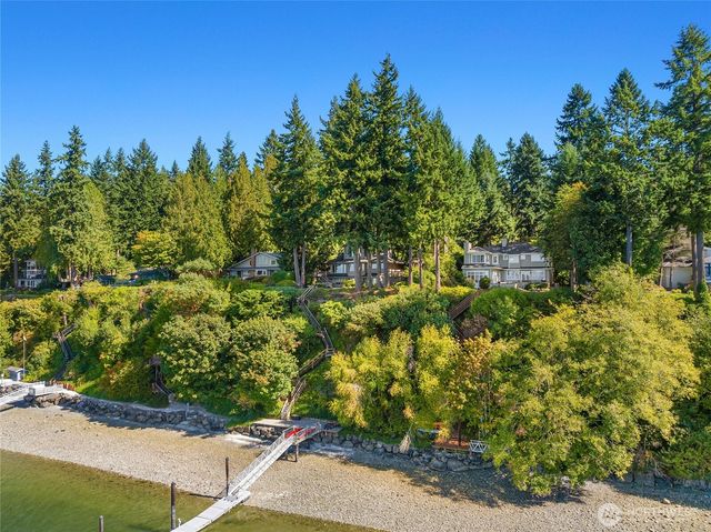 13401 Manzanita Road NE, Bainbridge Island, WA 98110