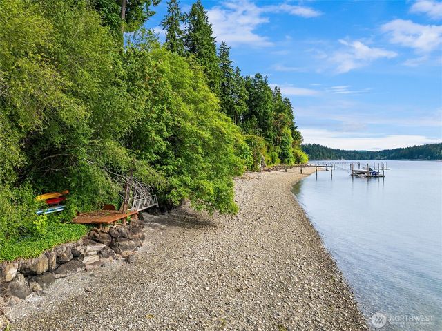 13401 Manzanita Road NE, Bainbridge Island, WA 98110