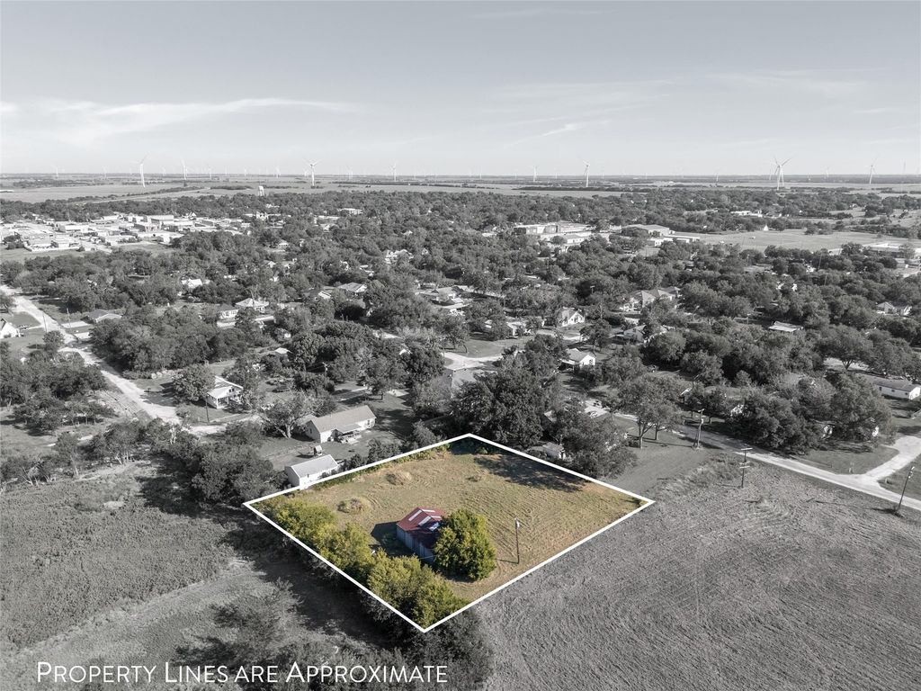 600 S Main Street, Mart, TX 76664