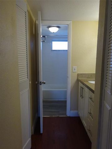 6050 NW 64th Avenue 307, Tamarac, FL 33319