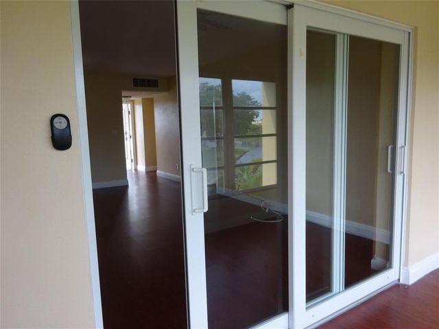 6050 NW 64th Avenue 307, Tamarac, FL 33319