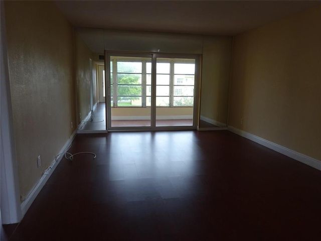 6050 NW 64th Avenue 307, Tamarac, FL 33319