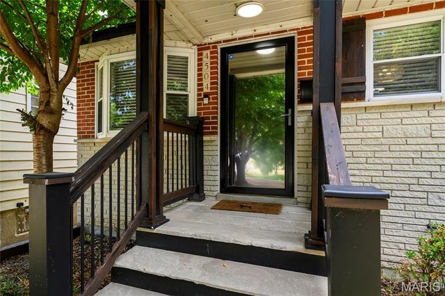 4504 Eichelberger Street, St Louis, MO 63116