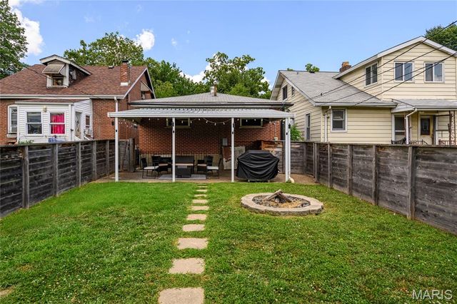 4504 Eichelberger Street, St Louis, MO 63116