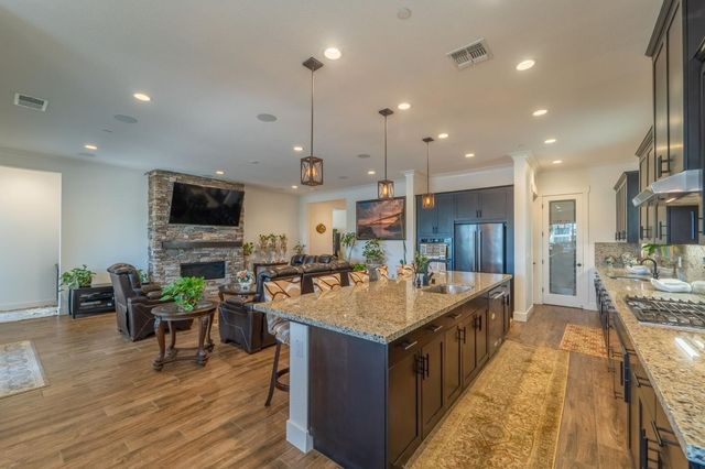 2273 Blue Heron Dr, Lathrop, CA 95330