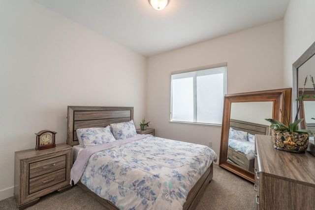 2273 Blue Heron Dr, Lathrop, CA 95330