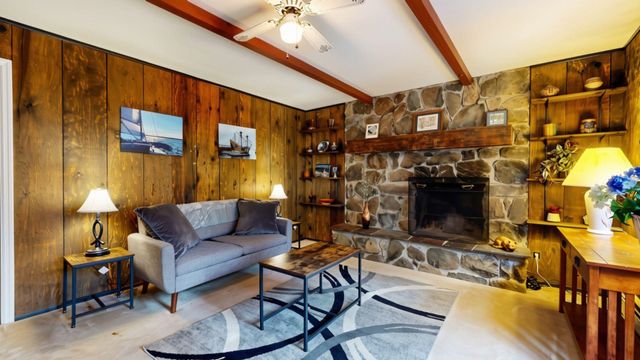 15 Skyline Drive, Essex, VT 05452