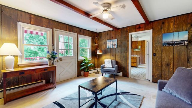 15 Skyline Drive, Essex, VT 05452