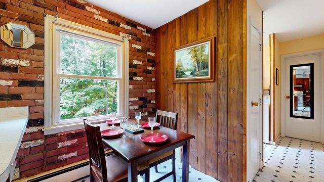 15 Skyline Drive, Essex, VT 05452