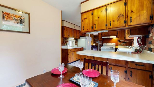 15 Skyline Drive, Essex, VT 05452