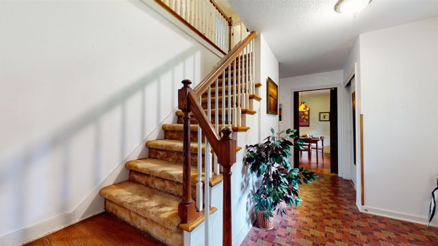 15 Skyline Drive, Essex, VT 05452