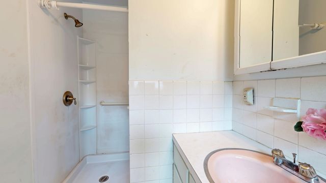 15 Skyline Drive, Essex, VT 05452